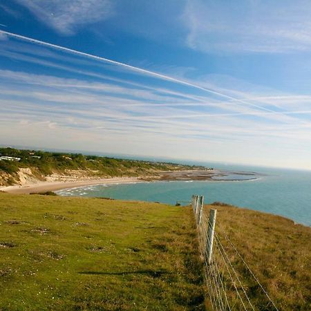 "Trinity" At Whitecliff Bay Isle Of Wight- Yarborough View 4 Hotel Бембридж Екстериор снимка