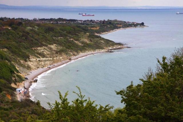 "Trinity" At Whitecliff Bay Isle Of Wight- Yarborough View 4 Hotel Бембридж Екстериор снимка