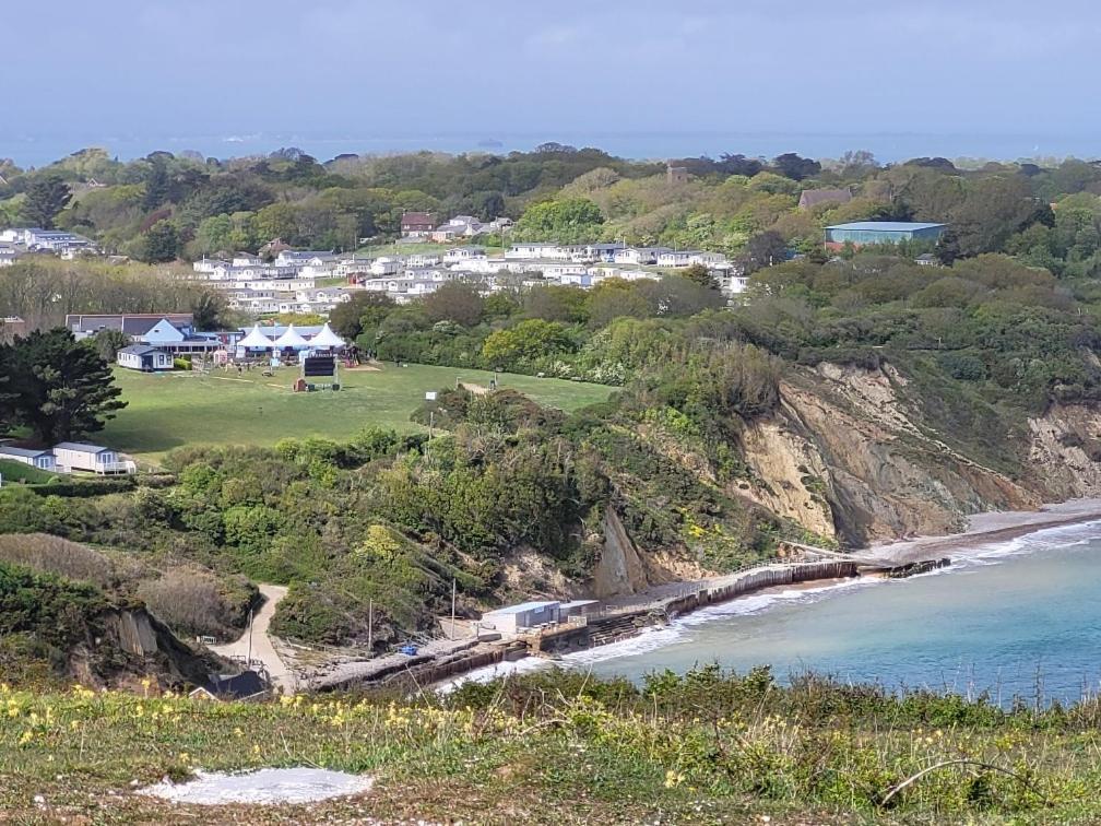 "Trinity" At Whitecliff Bay Isle Of Wight- Yarborough View 4 Hotel Бембридж Екстериор снимка