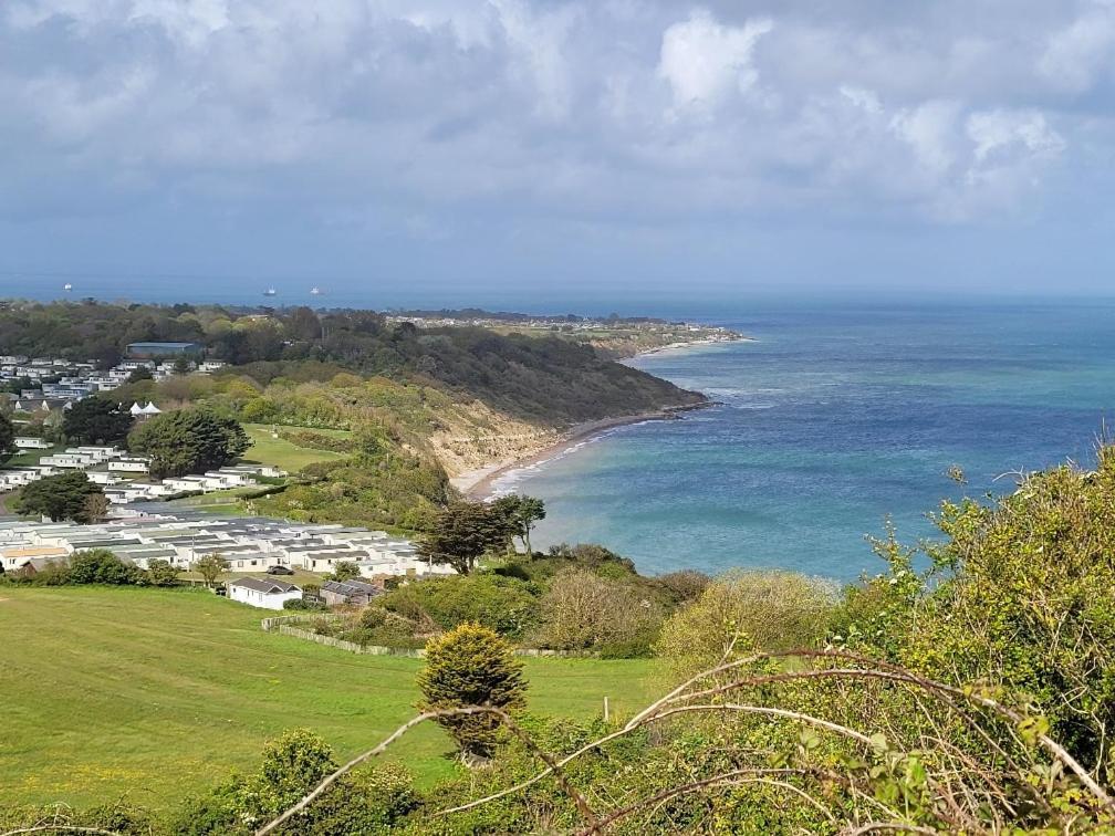 "Trinity" At Whitecliff Bay Isle Of Wight- Yarborough View 4 Hotel Бембридж Екстериор снимка