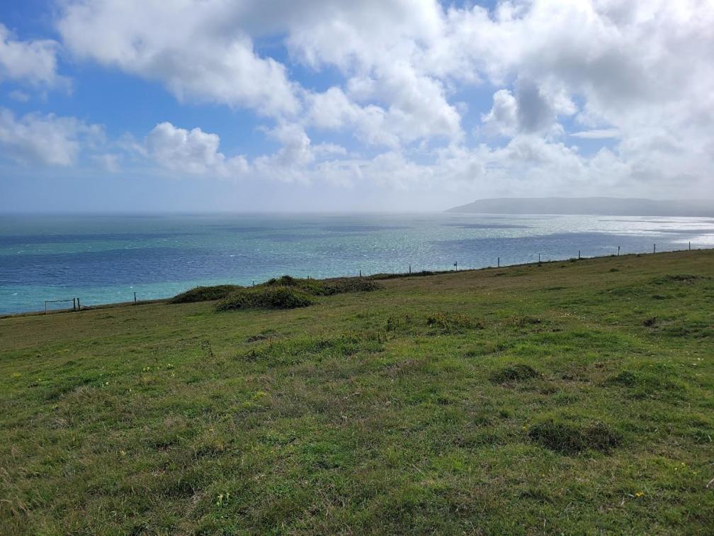 "Trinity" At Whitecliff Bay Isle Of Wight- Yarborough View 4 Hotel Бембридж Екстериор снимка